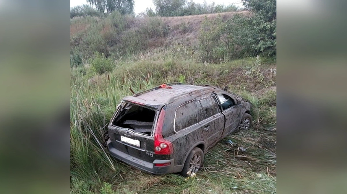 Рп5 терновка воронежская область. Авария в Терновском районе Воронежской области. Машина в овраге. ДТП В Терновском районе Воронежской области.