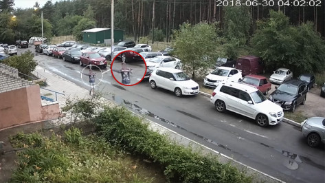 Стрелявшие по машинам в Воронеже подростки попали на видео 