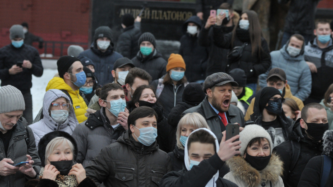 В центре событий последний. Протесты в Воронеже. Митинг в Воронеже 23 января. Акции протеста в Воронеже. Января митинги 2021 Воронеж.