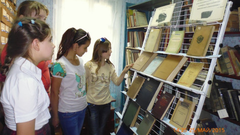 В Поворинской Центральной городской библиотеке открыли музей ретро-книги 