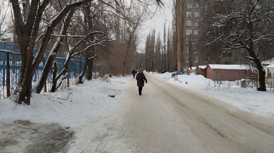 По скользкой дорожке. Кому воронежцам пожаловаться на обледеневшие тротуары