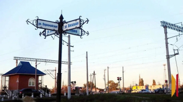 В поселке Подгоренский Воронежской области на 2 дня перекроют железнодорожный переезд