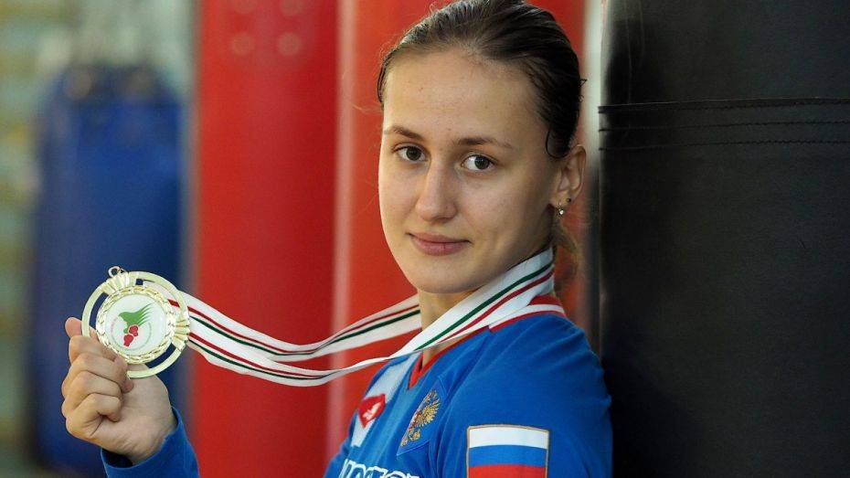 Чемпионка Европы по боксу Анастасия Артамонова проведет открытую тренировку в Боброве