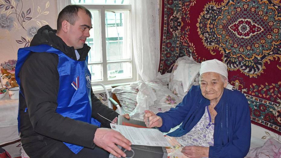 На выборах Президента РФ проголосовала 100-летняя жительница Лисок