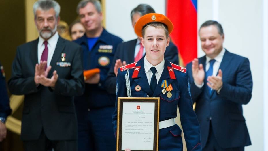 Кадет из Панинского района получил медаль «Российского союза спасателей»