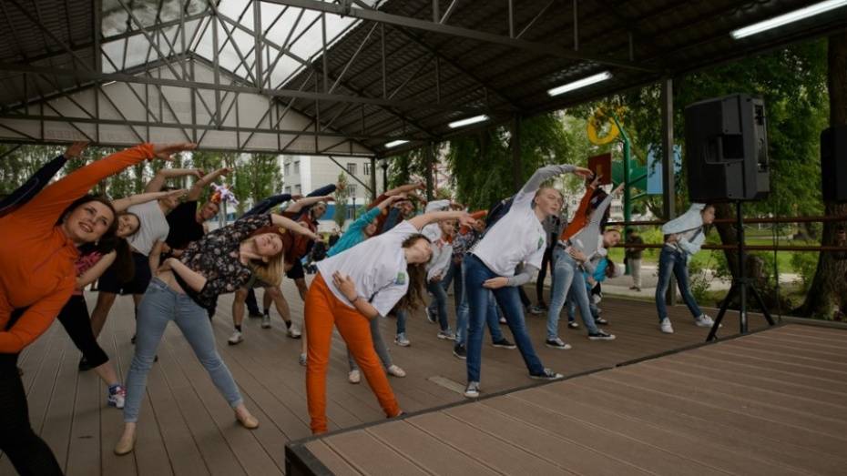 Воронежцев позвали на бесплатные аэробные и танцевальные занятия от спортивного центра