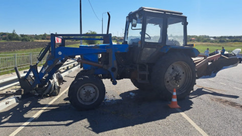 В раздавленной трактором «Ладе» пострадал 16-летний воронежец