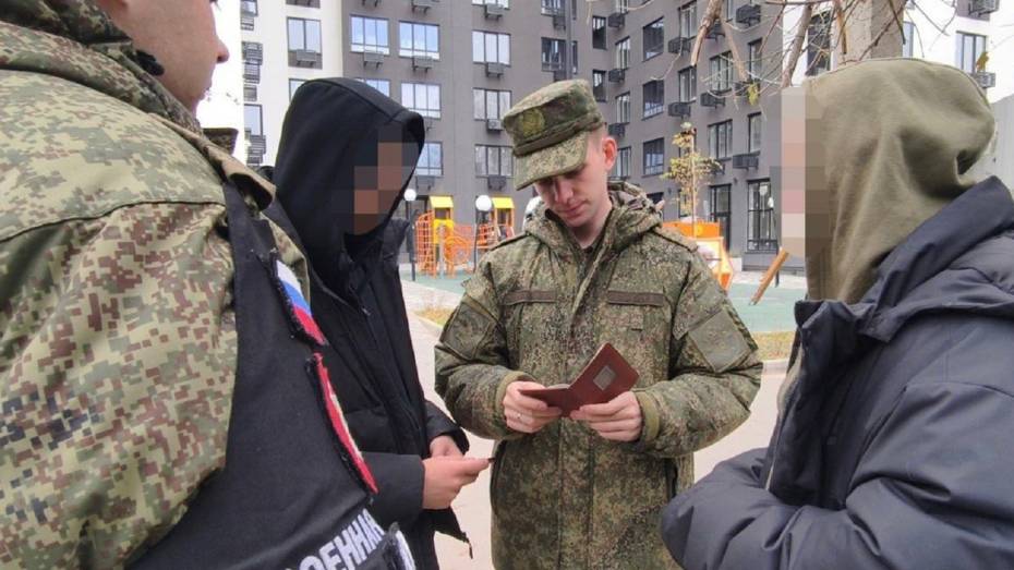 Контракты на военную службу заключили с 16 иностранцами в Воронежской области