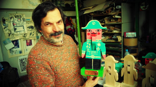 Щелкунчики и зверята. Воронежский художник создал коллекционные игрушки 