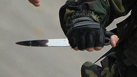 Воронежский военный ударил подчиненного ножом, чтобы показать важность ношения бронежилета