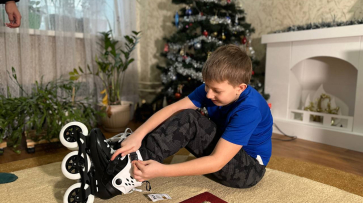 Воронежский губернатор исполнил мечту 10-летнего сына участника СВО в рамках акции «Елка желаний»
