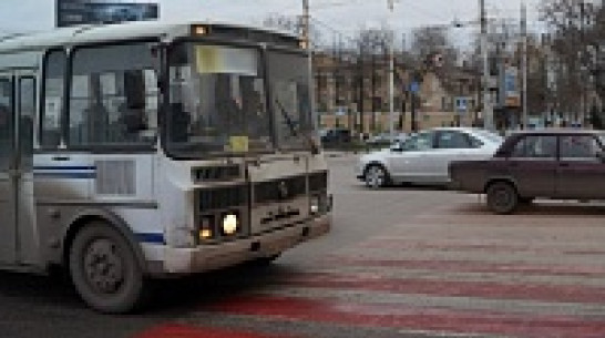 Руководство воронежского автопарка пока воздержалось от наказания водителя маршрутки, откуда выпал ребенок