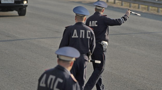 В Воронежской области автоинспектора уволили за вымогательство взятки
