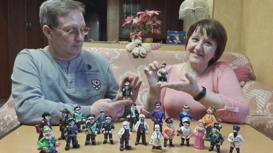 Супруги из семилукского села сделали более 200 необычных фигур из пластика