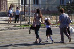 Воронежским семьям начали поступать президентские выплаты на школьников