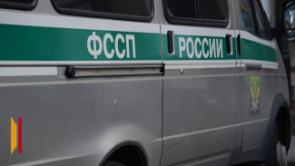 Судебные приставы взыскали 1,2 млн рублей с мясокомбината за травмы пострадавшей в ДТП жительницы Воронежа