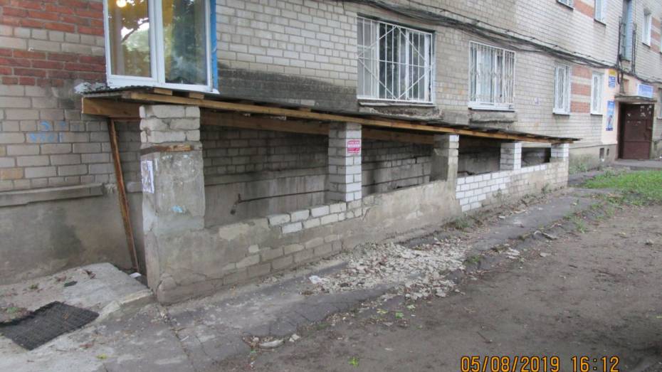 В Воронеже УК восстановила разрушенный вход в подвал дома после проверки жилинспекции