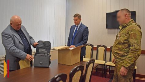 Лискинцы передали участникам СВО квадрокоптер и станцию РЭБ