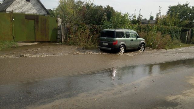 В Воронеже затопило улицу Новгородская