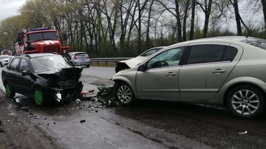 В Воронежской области иномарка вылетела на встречку: погибла женщина