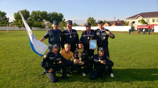 Нижнедевицкие огнеборцы стали первыми на областных соревнованиях по пожарно-прикладному спорту