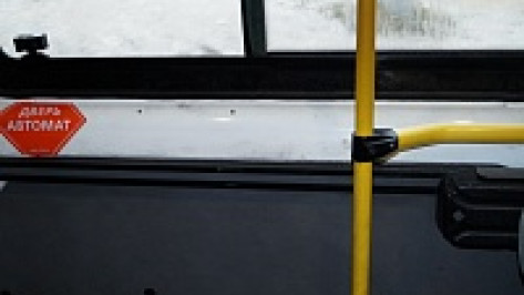 Жительницу Воронежа защемило дверью маршрутки 