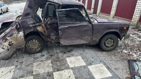 В Воронежской области «Жигули» врезались в Mercedes-Benz: пострадали 2 девушки 16 лет
