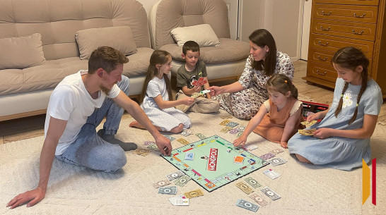 Творцы своего счастья. Что помогает семье Дубовых укреплять отношения и растить чудесных детей