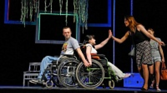 «Фабрикант» Михаил Гребенщиков презентовал ролик о воронежском «Театре равных»