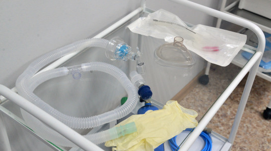 Воронежские врачи спасли ребенка, который проглотил иголку во время изготовления поделки