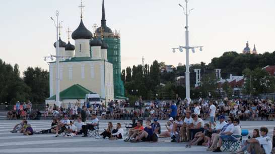 Более 2 тыс воронежцев посмотрели первый матч «Факела» в РПЛ на Адмиралтейской площади