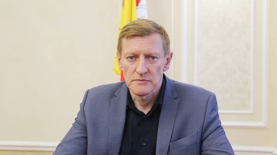 Экс-руководителя управления строительной политики Воронежа Евгения Шишкина выпустили из СИЗО