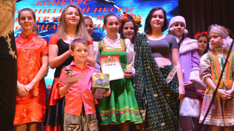 В Воробьевке впервые состоялся конкурс исполнителей песни на иностранных языках
