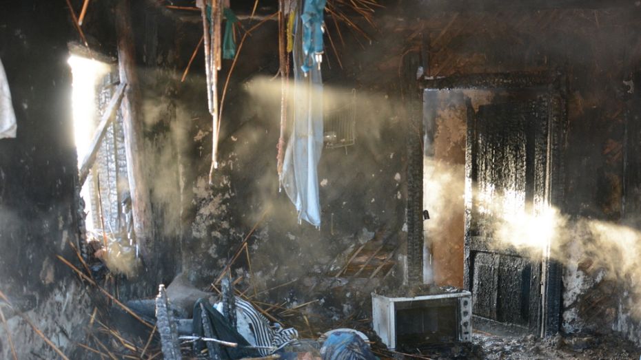 В острогожском селе Шубное при пожаре в частном доме погиб 62-летний мужчина