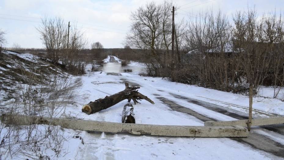 В Грибановском районе любителям экстрима перекрыли дорогу