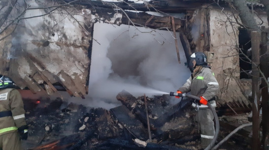 При пожаре в кантемировском селе Новопавловка погибла хозяйка дома