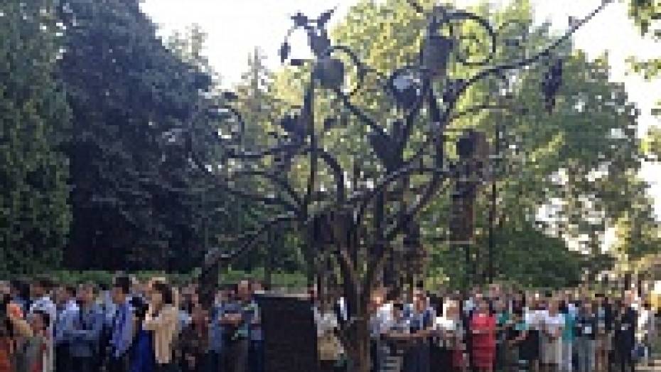 В Воронеже появился памятник «Мечта технолога»