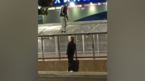 Воронежцы пожаловались на вандалов, разносящих новый подземный переход на улице Остужева
