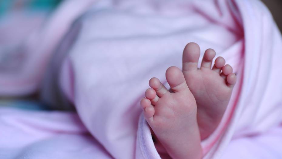 Медики рассказали о состоянии найденной в поле в Воронежской области новорожденной