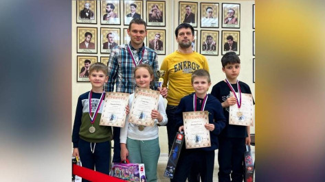 Россошанские школьники стали серебряными призерами областного турнира по шахматам