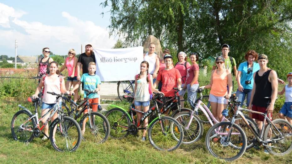 В Богучаре первый велопробег посвятили Международному дню дружбы