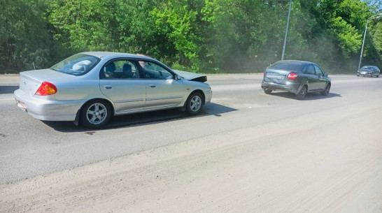 Двое детей пострадали в ДТП с «Грантой» и KIA под Воронежем