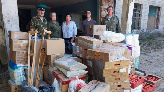 Россошанские волонтеры отвезли гуманитарную помощь в детские дома ЛНР