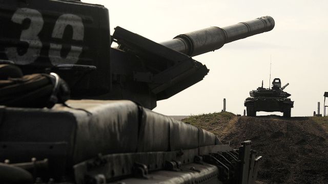 Подразделения ВДВ России взяли под контроль территорию в районе Чернобыльской АЭС