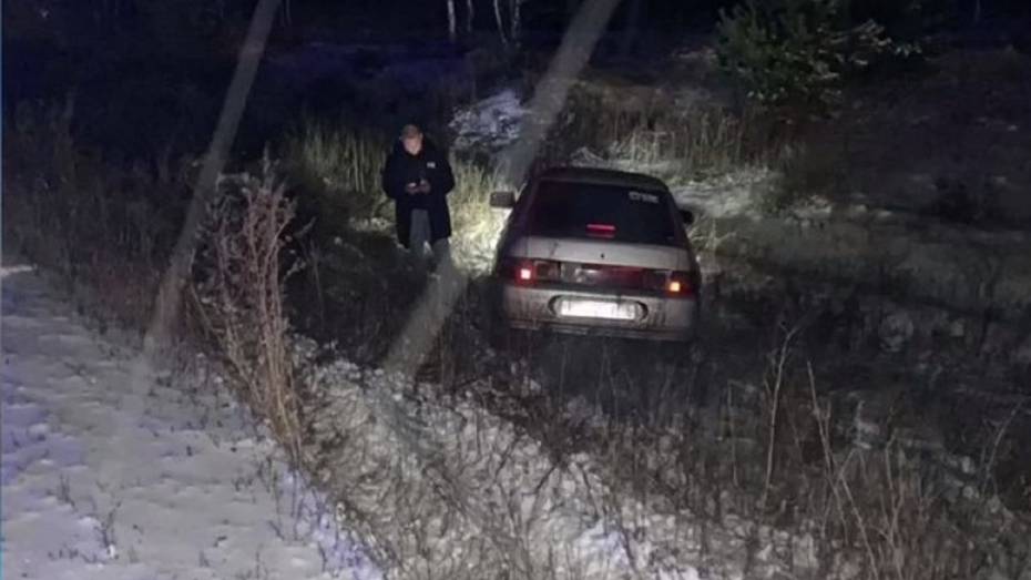 В Воронежской области сотрудники Госавтоинспекции вызволили водителя из «снежного плена»