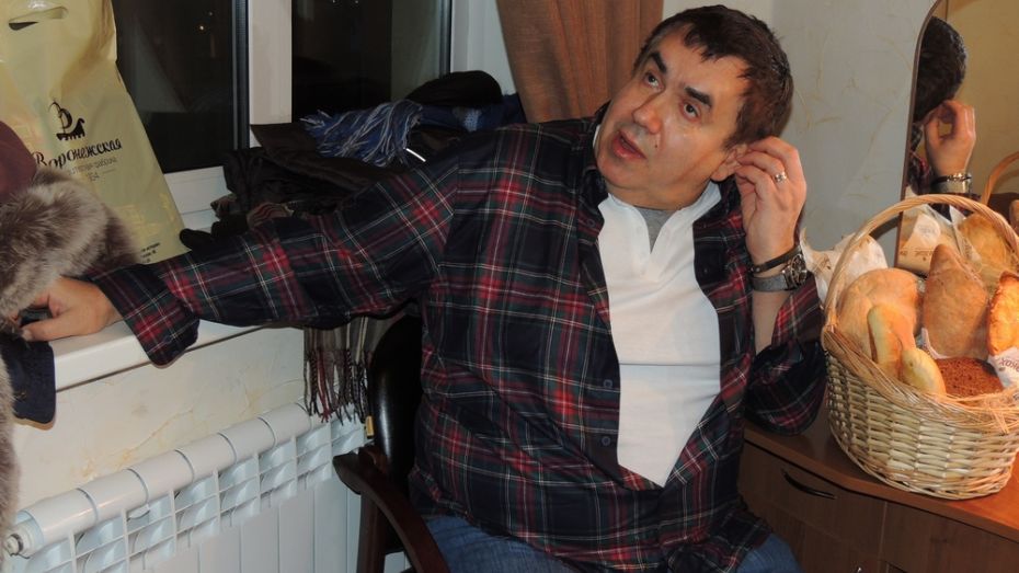 Стас Садальский раскритиковал воронежских чиновников за ржавую воду и нехватку дворников 