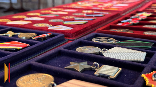 В Рамони открылась передвижная выставка наград СССР и СВО