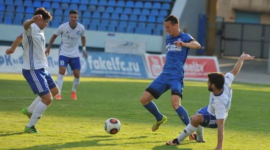 Воронежский «Факел» на своем поле уступил «Оренбургу»