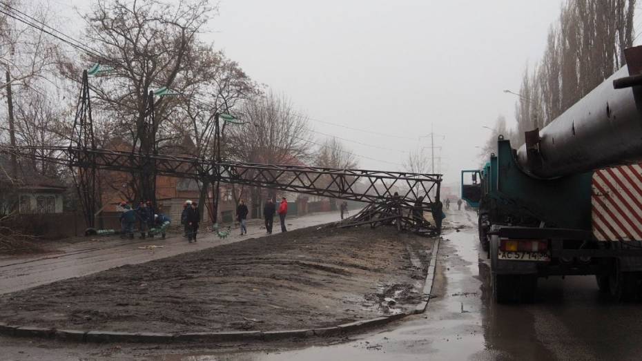 Коммунальщики вернули воду в 2 района Воронежа