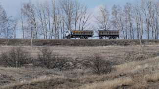 На трассе в Воронежской области КамАЗ сбил пешехода